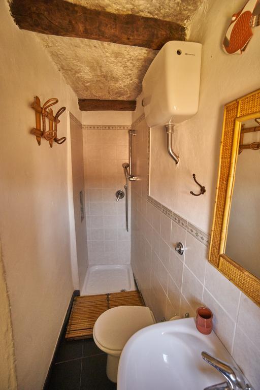 Sotto Il Castello Bed & Breakfast Trebiano Exterior photo