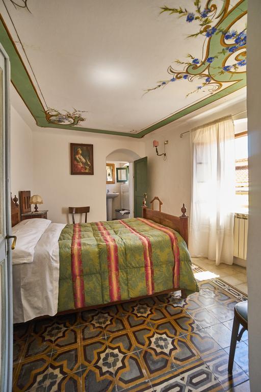 Sotto Il Castello Bed & Breakfast Trebiano Exterior photo
